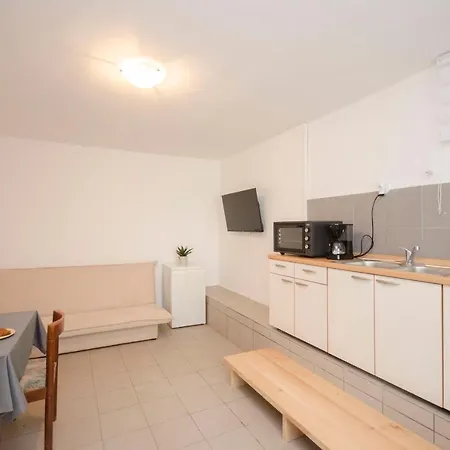 Up And Down Apartment Rupe