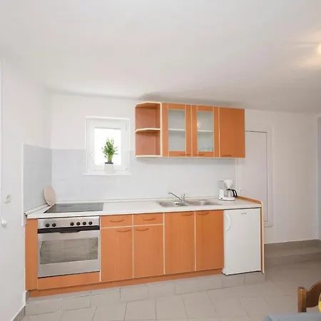 Up And Down Apartment Rupe