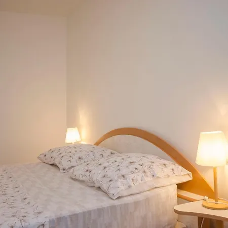 Up And Down Apartment Rupe